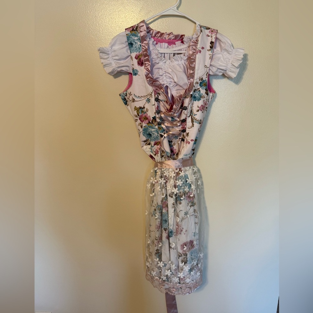 Original German Oktoberfest Dirndl/Dress